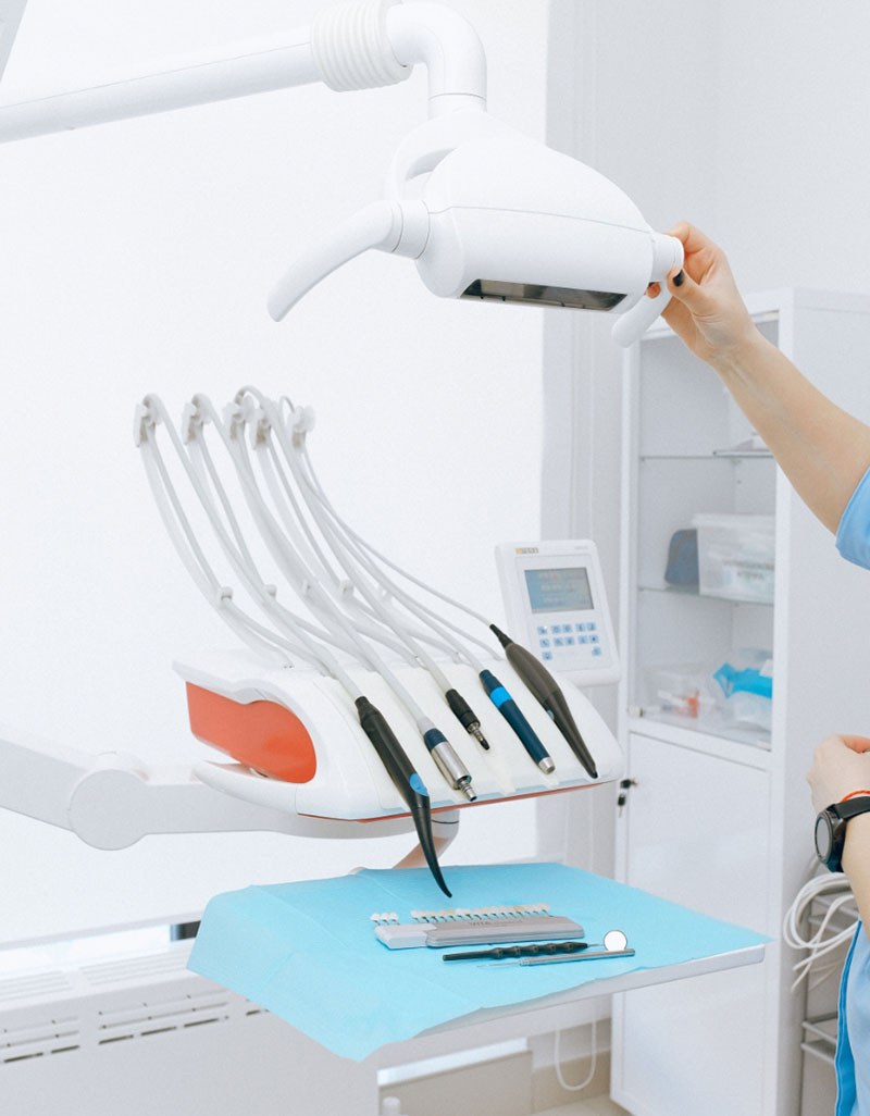 The treatment chair and its lamp