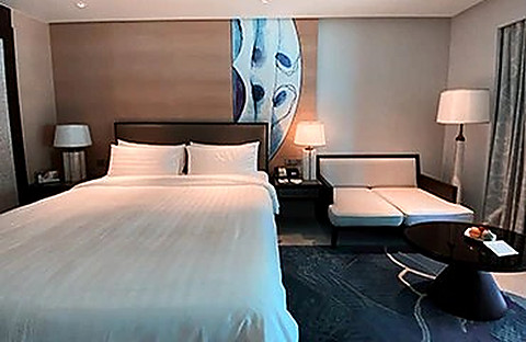 A double room above the pool deck
