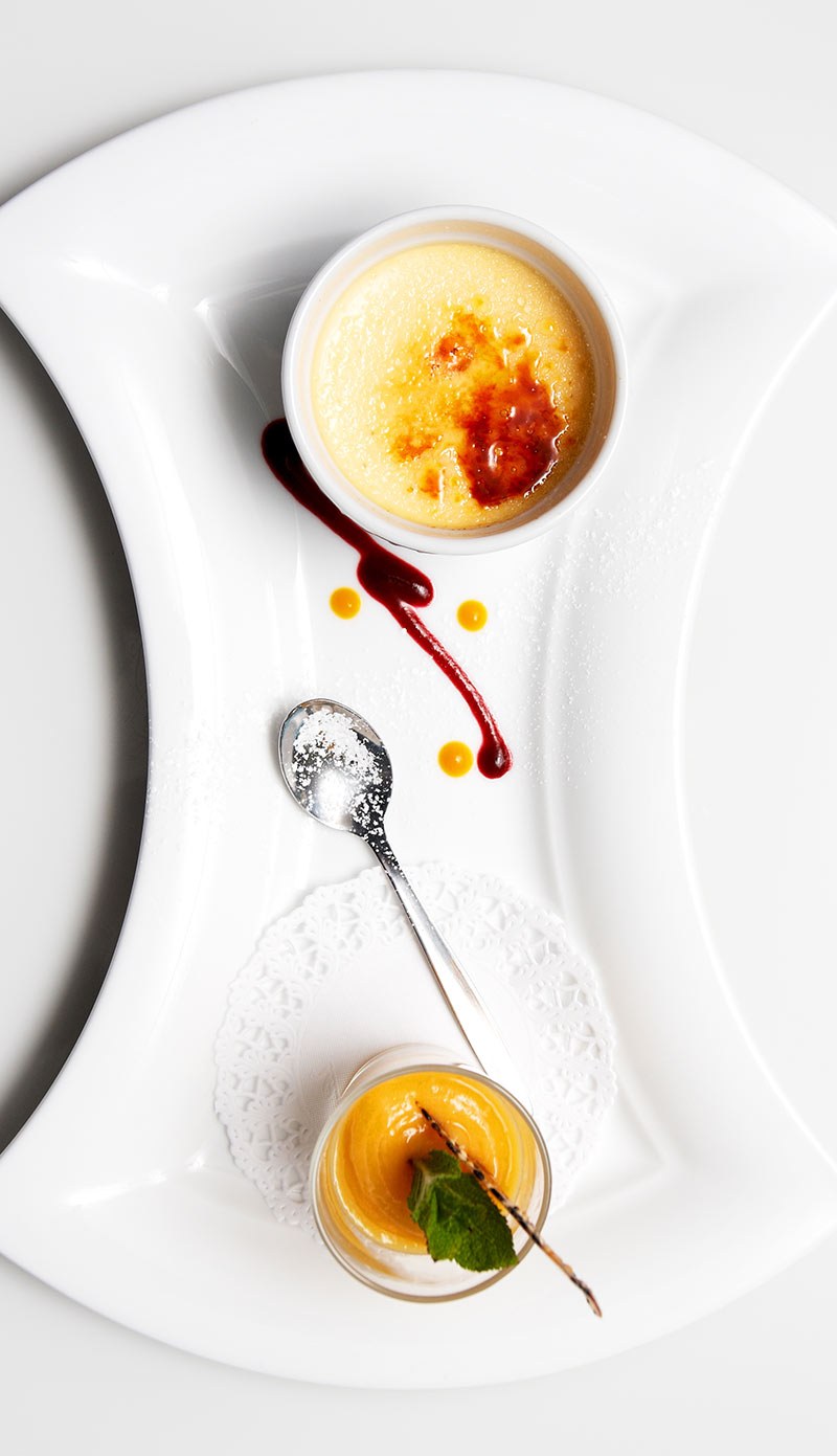 Two crème brûlées