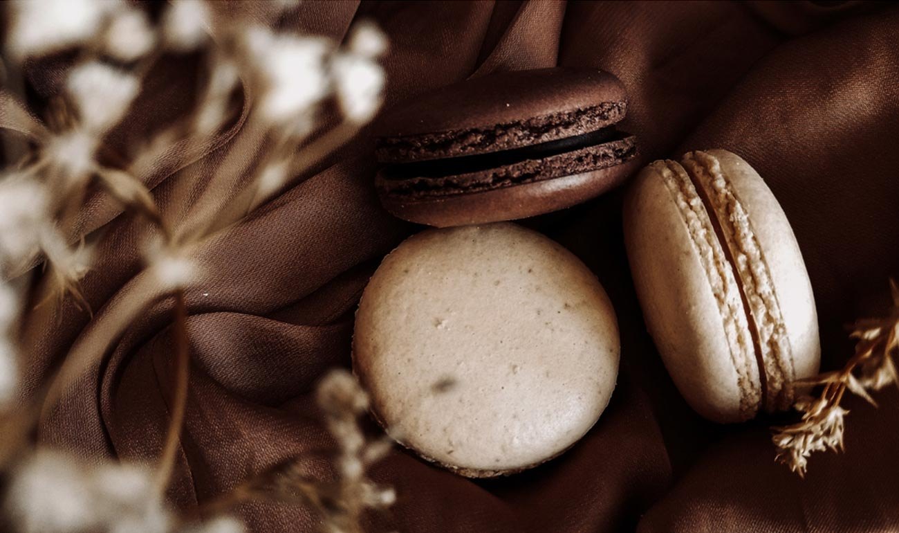 Chocolate macarons