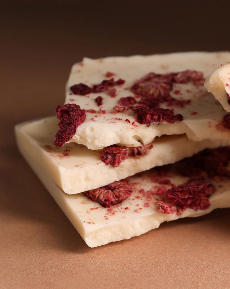 White chocolate bark with freeze-dried raspberries