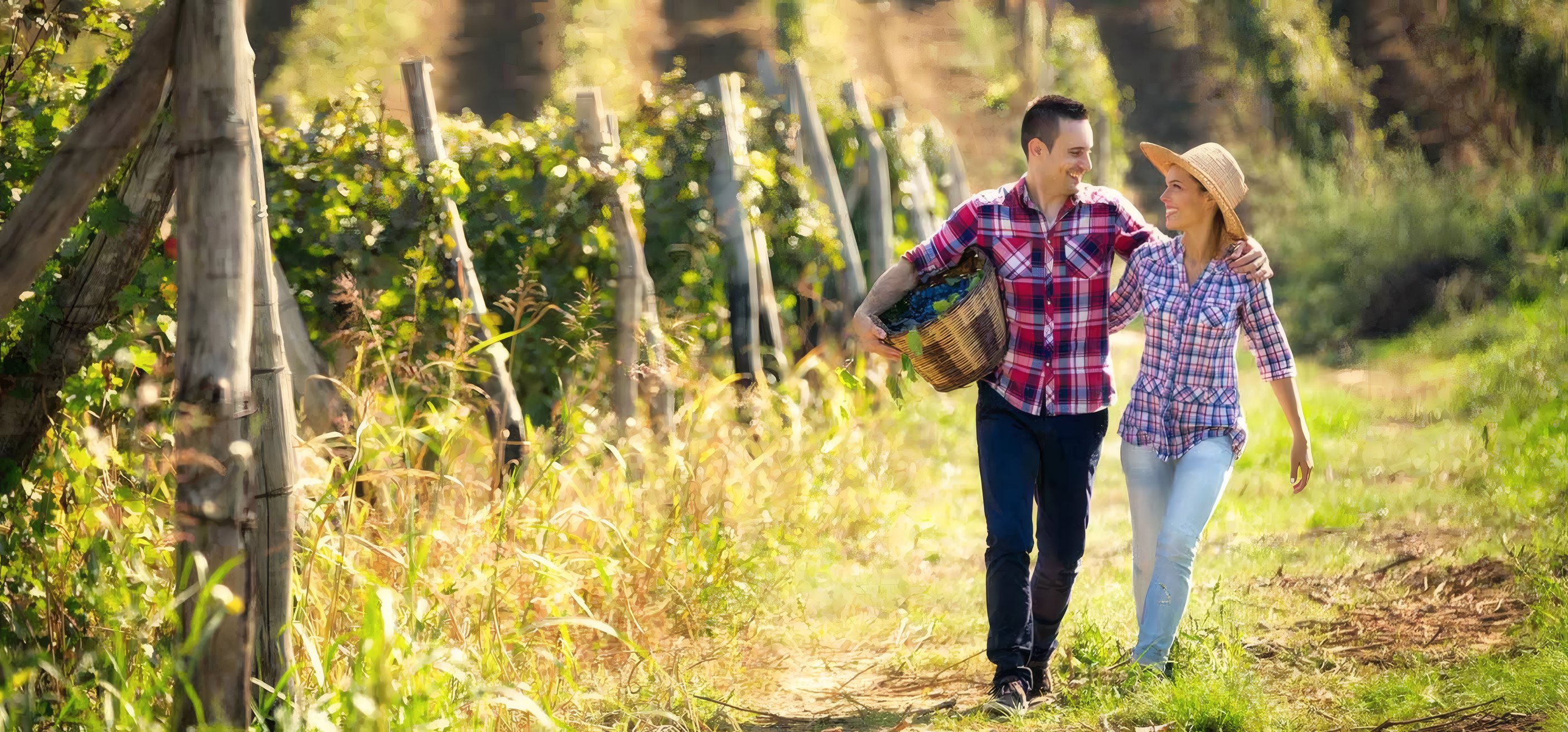 Two guests walking up between the rows