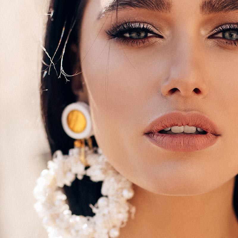 Pearl Drops, Talia R.