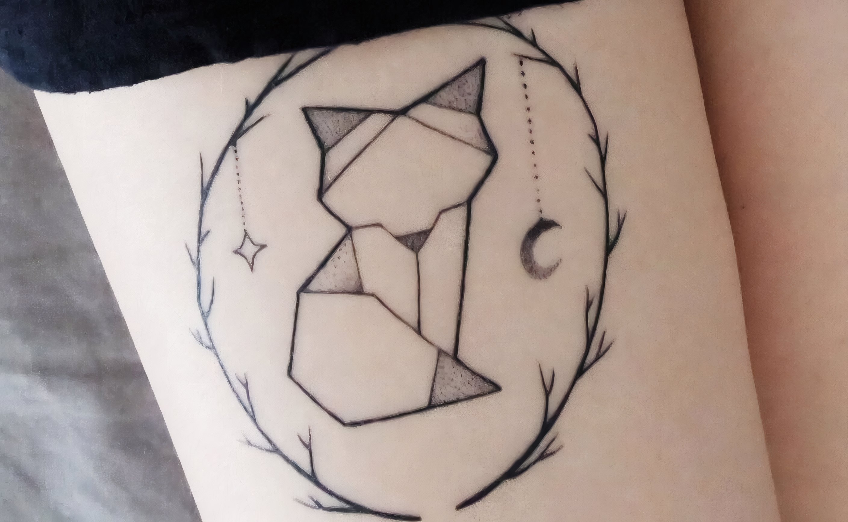 Paper Fox, a fine-line tattoo