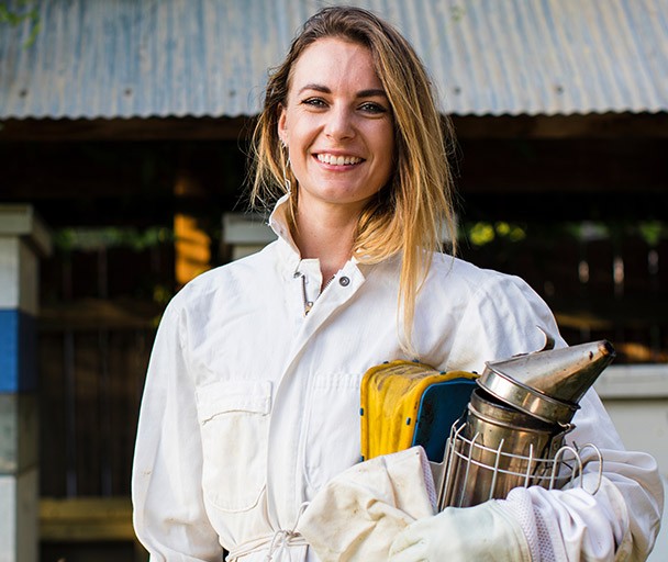 Carolina Torres, Courses & Honey House