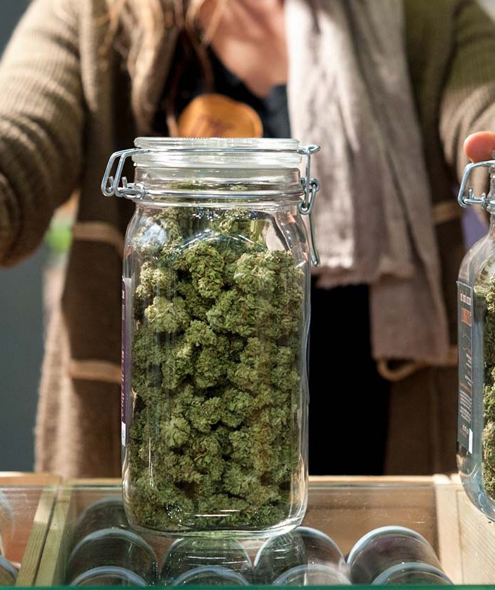 Lifter Flower Jar