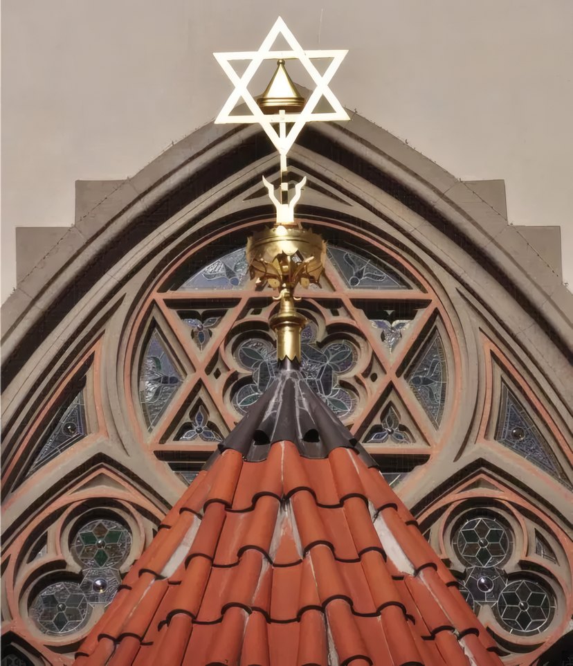 The Star of David over the synagogue door